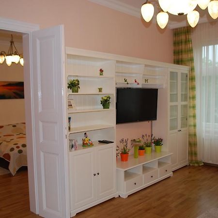 Jurincom Apartments Masaryka การ์โลวีวารี ภายนอก รูปภาพ