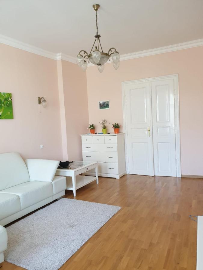 Jurincom Apartments Masaryka การ์โลวีวารี ภายนอก รูปภาพ